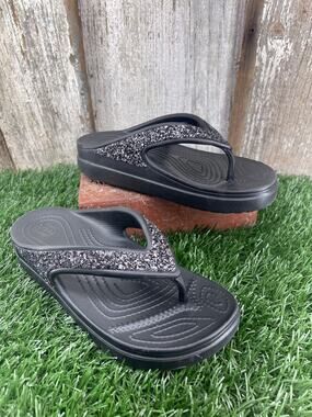 CROCS Sloane Black Silver Glitter Platform Thong Sandals Women's 5